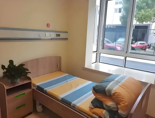 深圳的入户积分_冯骥荐电影南京照相馆：没有抒情只有血的事实 冯骥荐电影多夫妻少离俩聚