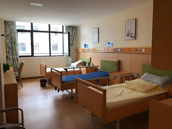 大专怎样变成深户_佟丽娅儿子正脸曝光，五官气质超像爸爸 佟丽娅儿的本也是同样钱幸福